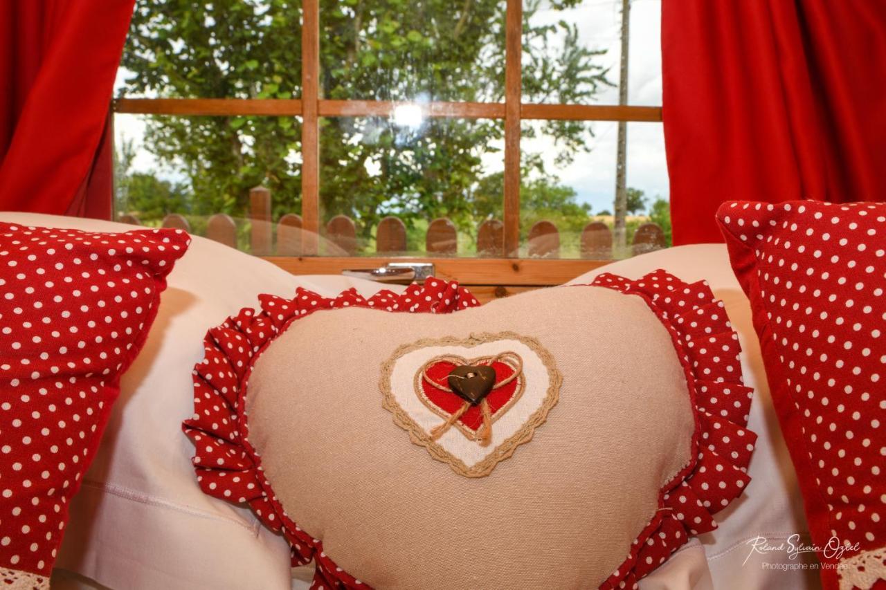 Domaine De La Courillere Bed and Breakfast Le Boupère Εξωτερικό φωτογραφία