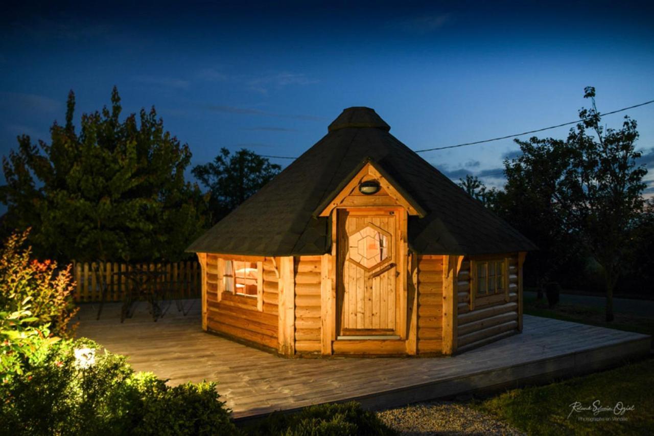 Domaine De La Courillere Bed and Breakfast Le Boupère Εξωτερικό φωτογραφία