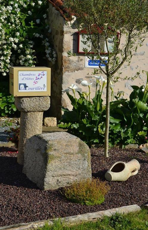 Domaine De La Courillere Bed and Breakfast Le Boupère Εξωτερικό φωτογραφία