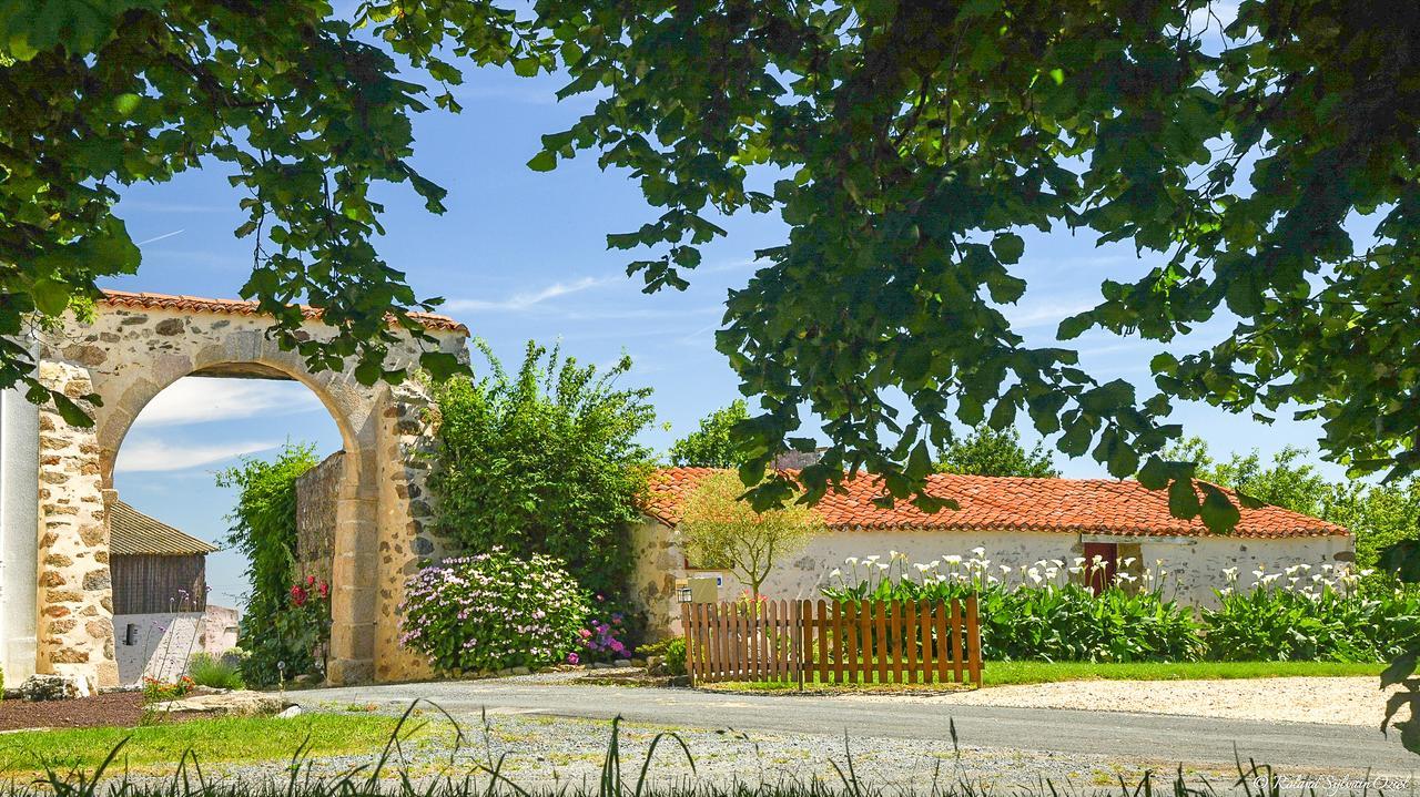 Domaine De La Courillere Bed and Breakfast Le Boupère Εξωτερικό φωτογραφία